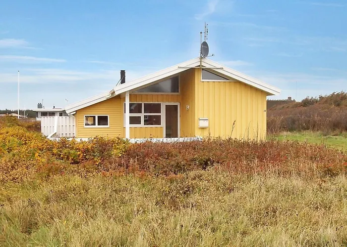 Suend - From The Sea By Interhome * Harboør